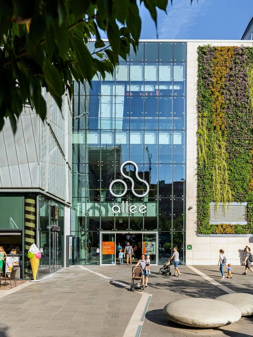 External signage &mdash; Allee Mall, Budapest, Air Design