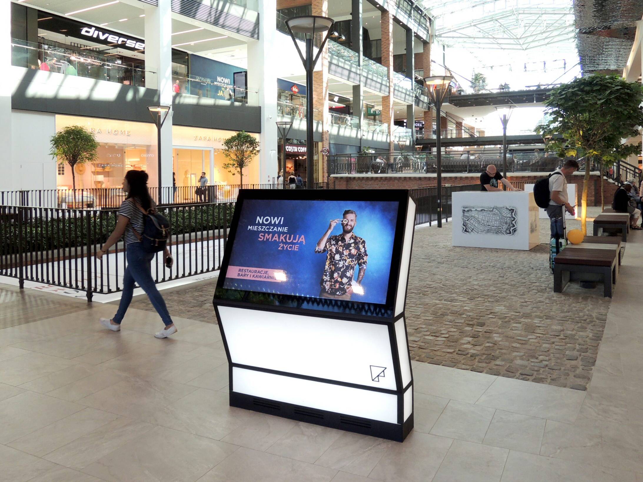 Forum Gdansk – Digital Retail Signage Design - Air Design
